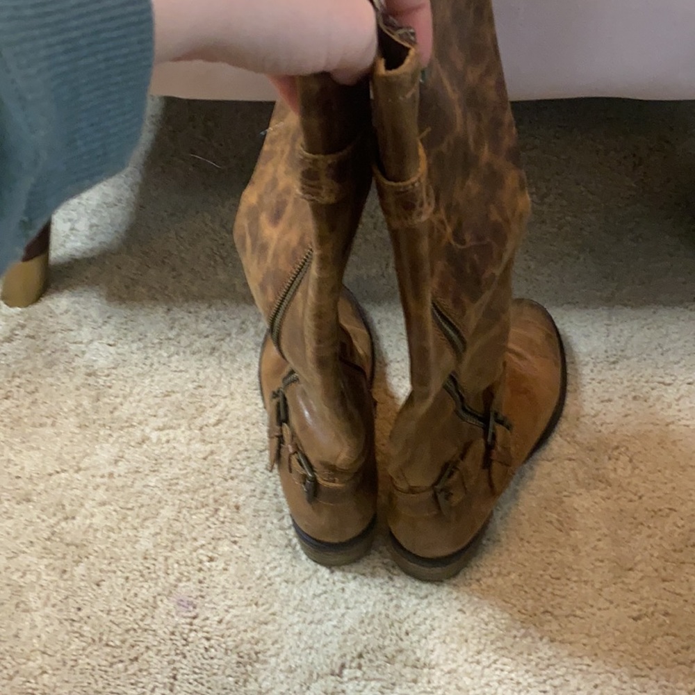 Boots - Picture 3 of 5